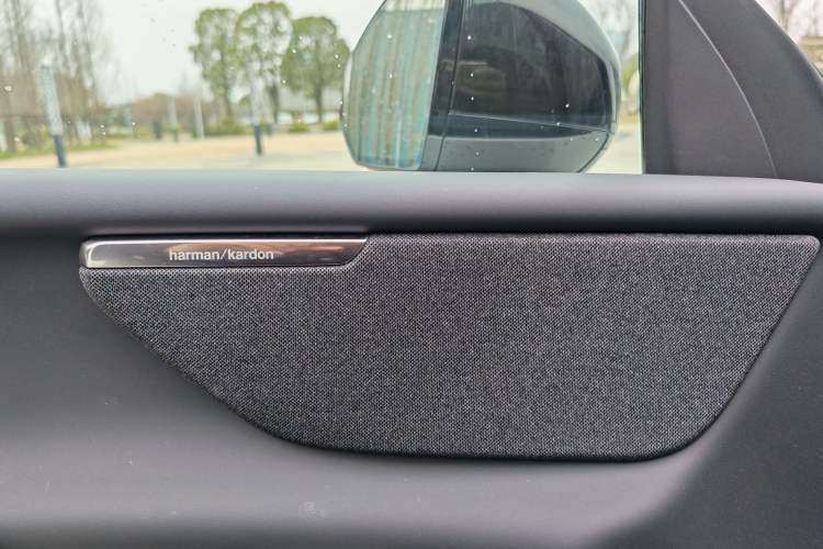 Used Volvo Volvo XC70 Plug-in Hybrid 2026 Model Four-Wheel Drive Long-Range Plus
