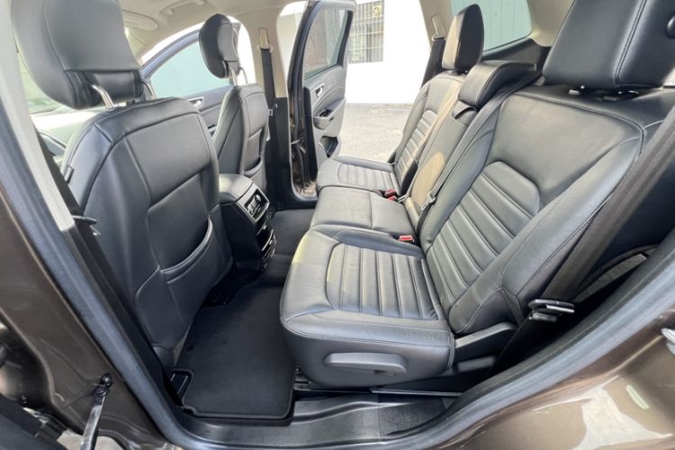 Used Ford Edge 2015 2.0T GTDi Two-Wheel-Drive High-Line Version