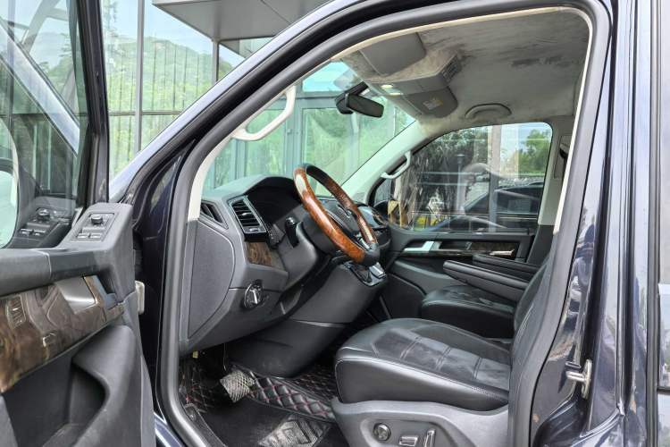 Used Volkswagen Multivan 2018 2.0 TSI Two-Wheel-Drive Luxury Edition 7 Seats