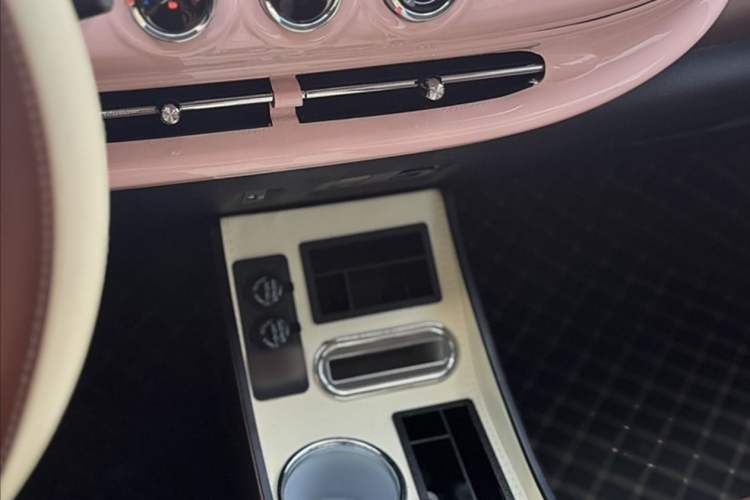 Used Wuling Bingo 2024 333 km Enjoyment Version Interior 2