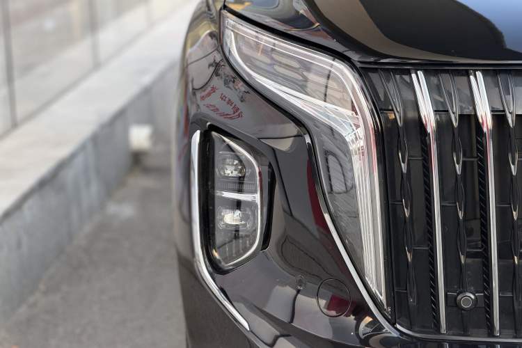 Used Hongqi HS7 PHEV 2024 2.0T PHEV Four-Wheel Drive Flagship Edition 7 Seats
