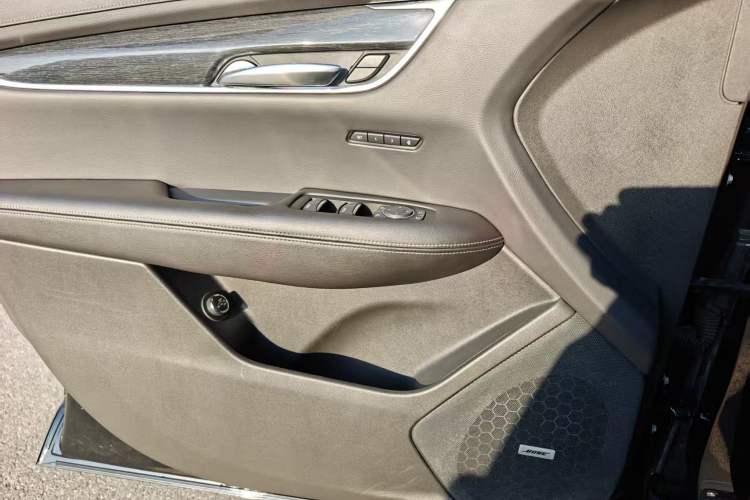 Used Cadillac XT5 2021 28T Luxury Model
