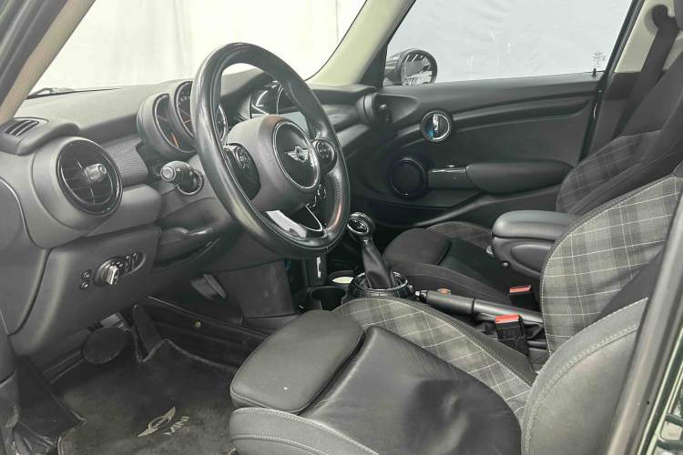 Used MINI 2015 1.5T COOPER Fun Five-Door Edition