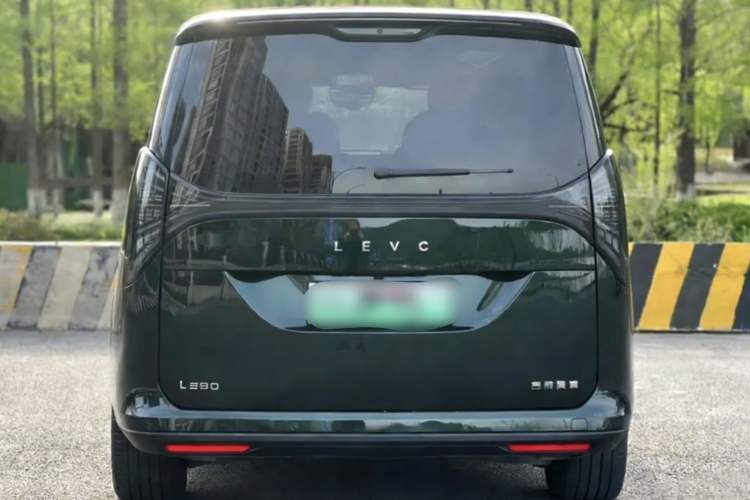 Used Geely Galaxy LEVC L380 2024 140-Degree 6-Seater All-Wheel-Drive Ultra