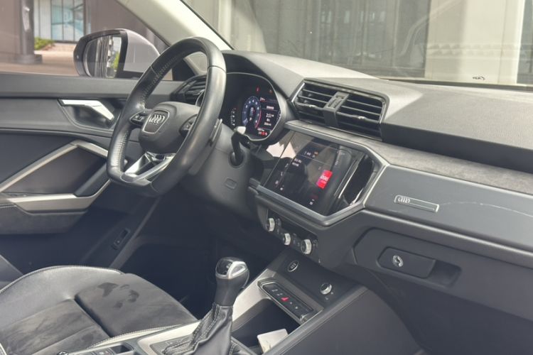 Used Audi Q3 2021 35 TFSI Fashion Dynamic Model
