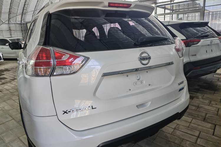 Used Nissan X-Trail 2014 2.0L CVT Comfort Edition 2WD Exterior 5