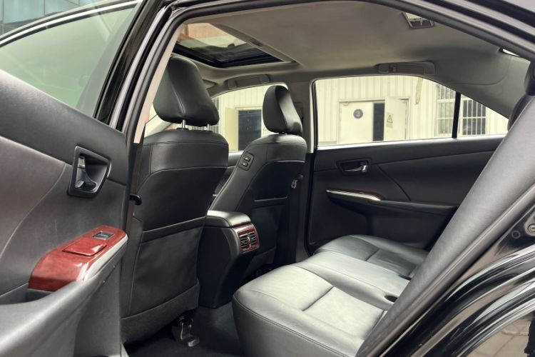 Used Toyota Camry 2013 2.5G Comfort Edition Interior 3