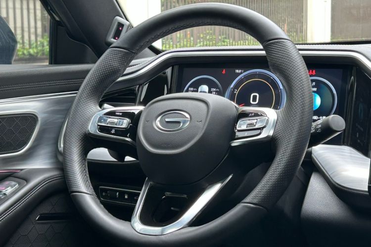 Used GAC Trumpchi GS8 2022 Linghang Series 2.0 TGDI Two-Wheel-Drive Luxury Smart Connectivity Version (7 Seats)