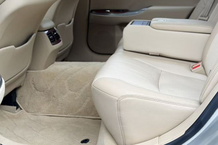 Used Toyota Crown 2012 2.5L Royal Leather Edition
