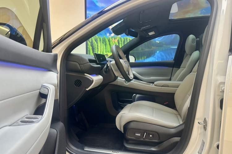 Used Nio ES6 2024 75 kWh Interior 11