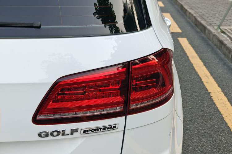 Used Volkswagen Golf Sportsvan 2016 230TSI Automatic Trend Edition
