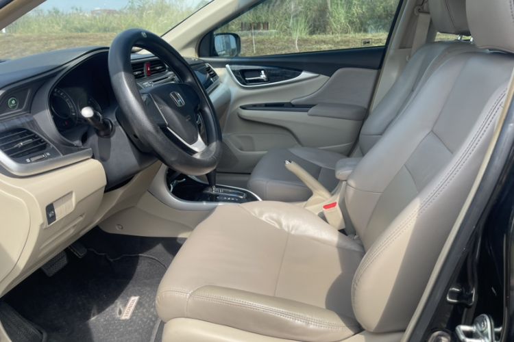 Used Honda Crider 2015 1.8L automatic comfort version