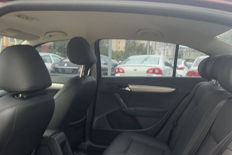 Used Volkswagen Lavida 2013 Revised Classic 1.6L Automatic Fashion Edition