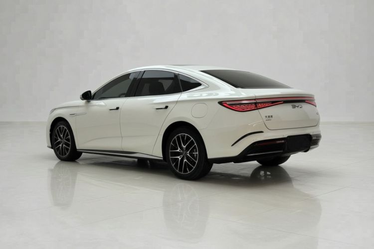 Used BYD Seal 2023 DM-i 1.5T 121km Flagship Model Exterior 2