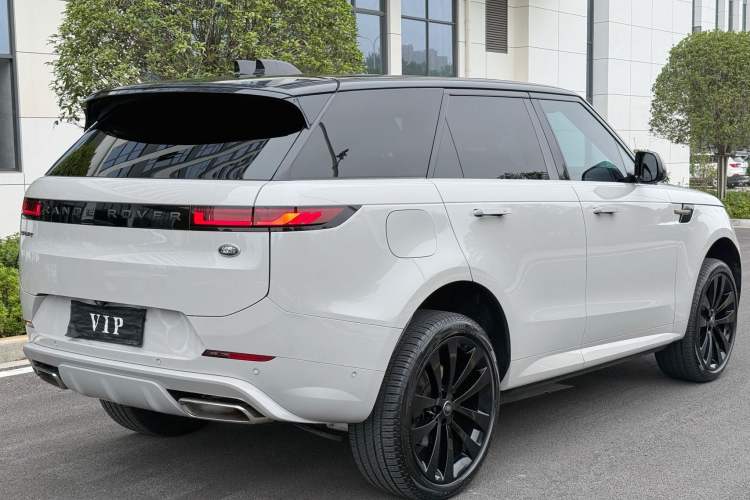 Used Land Rover Range Rover Sport 2023 400PS Dynamic SE
