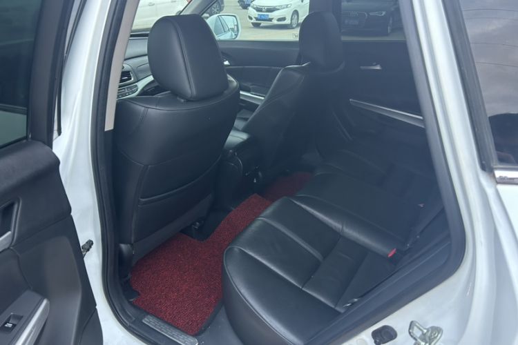 Used Honda Crosstour 2014 2.4L Luxury Edition Interior 3