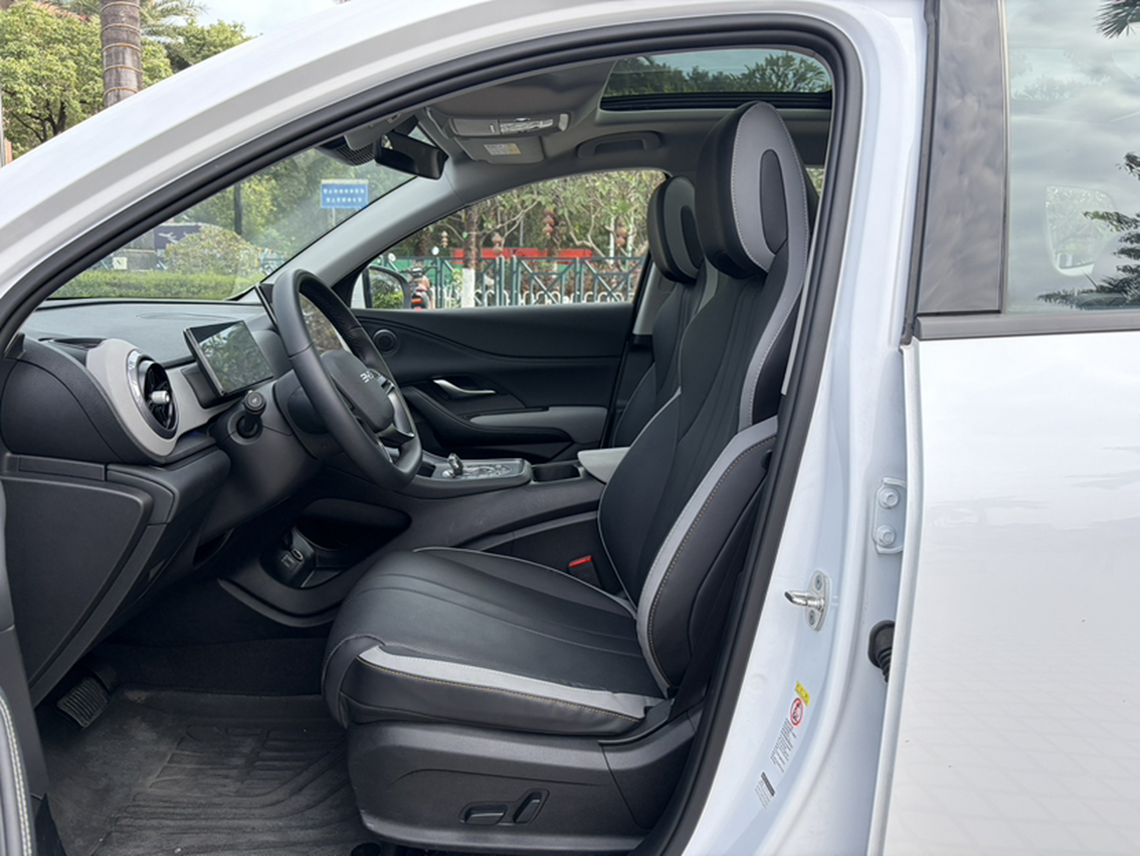 Переднее сиденье в автомобиле