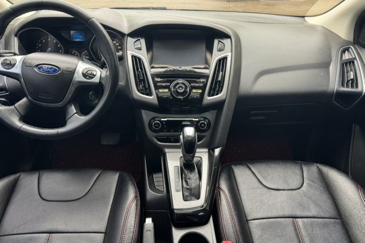 Used Ford Focus 2012 Sedan 1.6L Automatic Fashion Edition