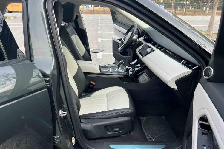 Used Land Rover Range Rover Evoque 2021 Range Rover Velar L 249PS R-Dynamic First Edition