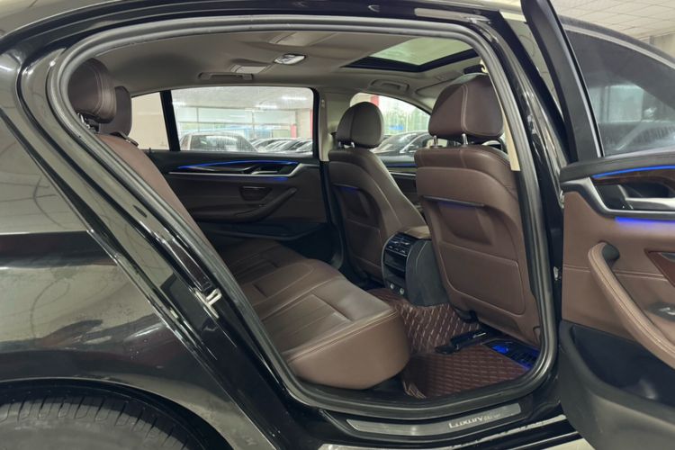 Used BMW 5 Series 2019 Facelifted 525Li Luxury Package Interior 6