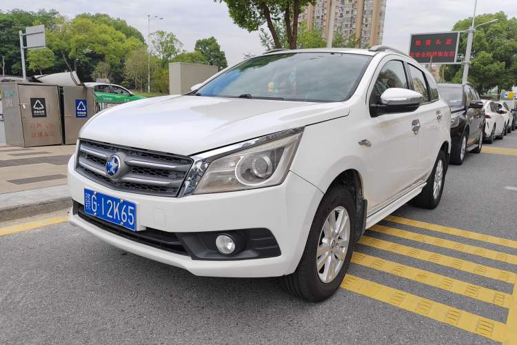 Used Venucia T70 2015 2.0L CVT Smart Edition