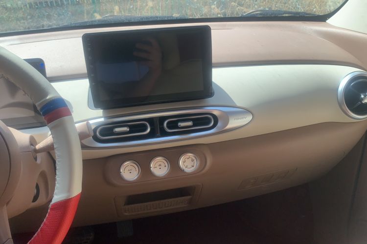 Used Wuling Hongguang MINIEV 2025 Four-Door Version Advanced Edition Audio And AC Panel