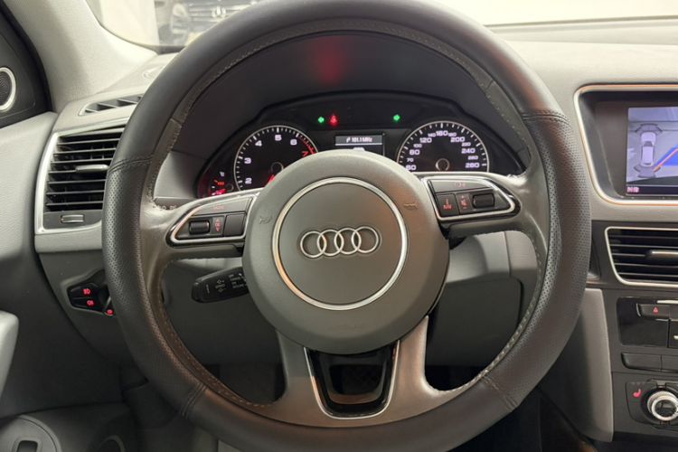 Used Audi Q5 2015 40 TFSI Comfort Model
