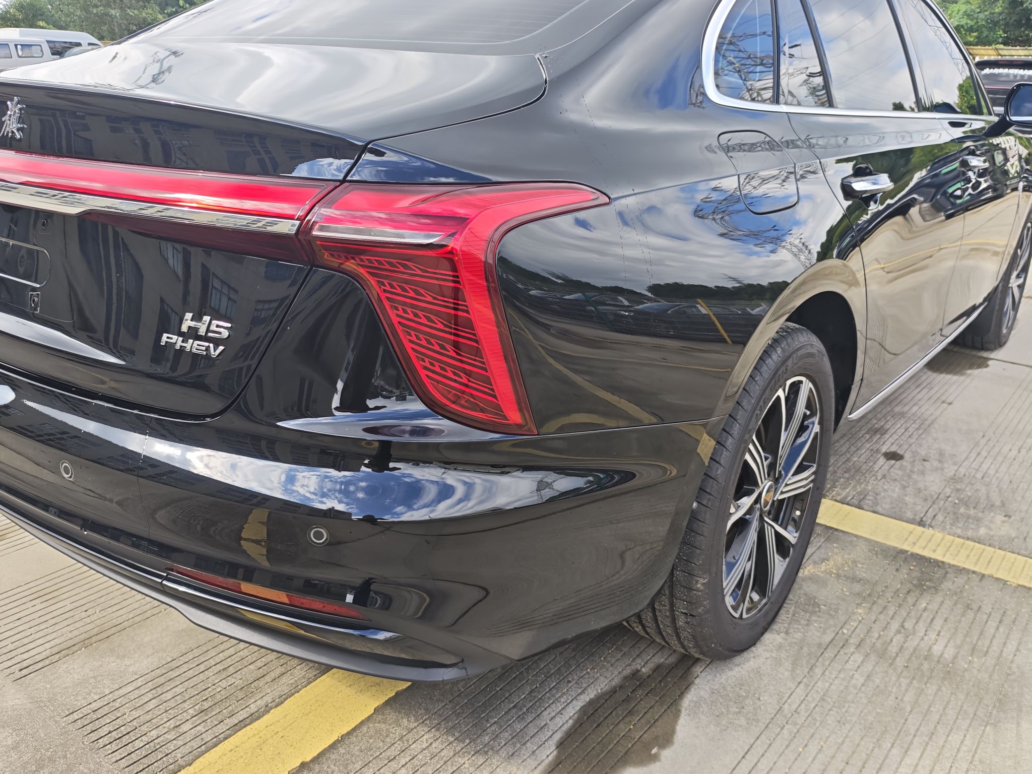 Hongqi H5 PHEV 2025 170 Super Hybrid Version — снимка 15