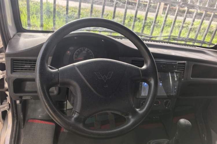 Used Wuling Zhiguang 2023 1.5L Practical Version 5/7 Seats
