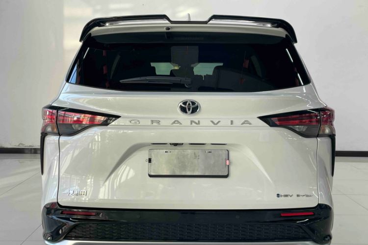 Used Toyota Granvia 2024 2.5L Hybrid Prestige PLUS Four-Wheel Drive Version Exterior 1