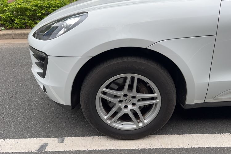 Used Porsche Macan 2017 Macan 2.0T Exterior 2