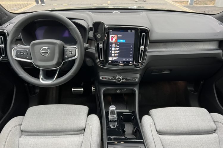 Used Volvo XC40 New Energy 2023 Four-Wheel-Drive High-Performance Version