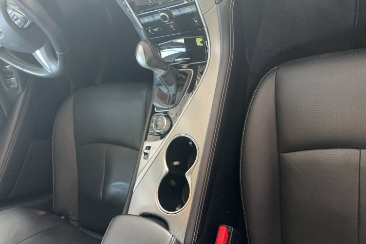 Used Infiniti Q50 2014 3.7L Comfort Edition Gear Lever