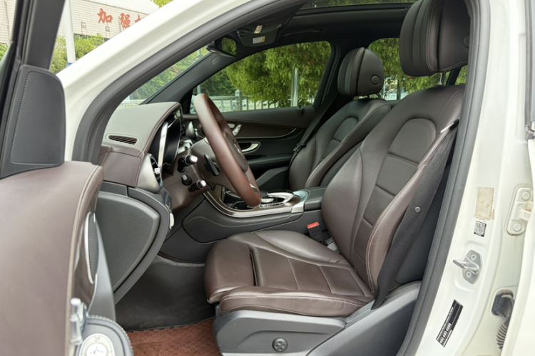 Used Mercedes-Benz GLC 2017 GLC 300 4MATIC Sport Edition Left Front Seat