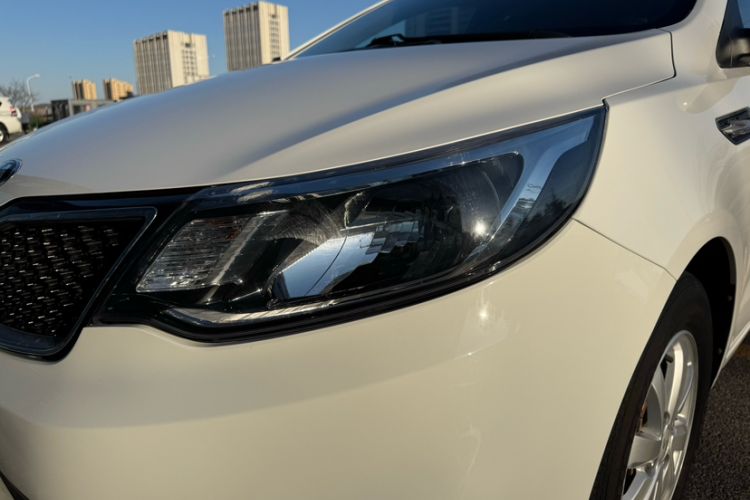 Used Kia K2 2015 Sedan 1.4L Automatic GLS Left Front Headlight