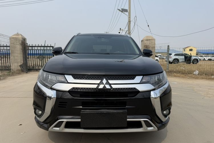 Used Mitsubishi Outlander 2021 2.4L 4x4 Zhi Xiang Edition 7 Seats