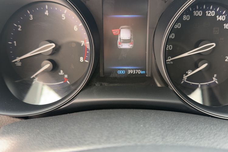 Used Toyota C-HR 2022 2.0L Comfort Edition Odometer Close Up
