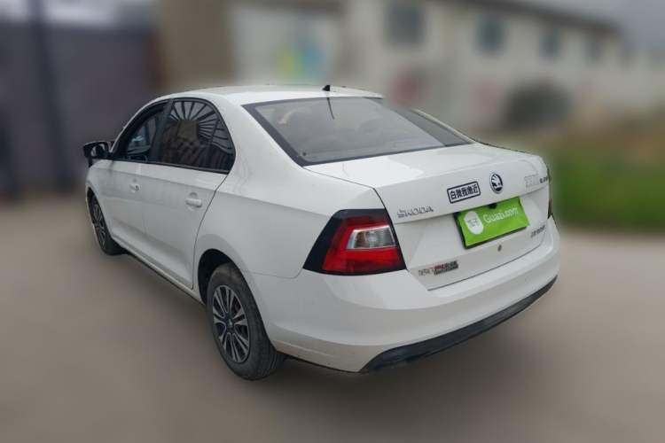 Used Skoda Rapid 2018 1.6L Manual Standard Edition