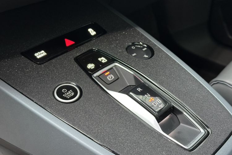 Used Audi Q5 e-tron 2022 40 e-tron Starry Edition Luxury Package Gear Lever