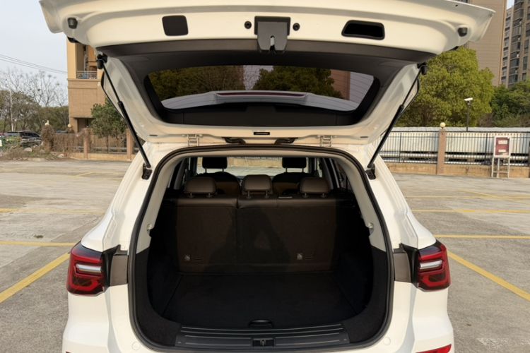 Used Roewe RX5 2023 PLUS 330TGI Automatic Trendsetting Smart Edition Trunk