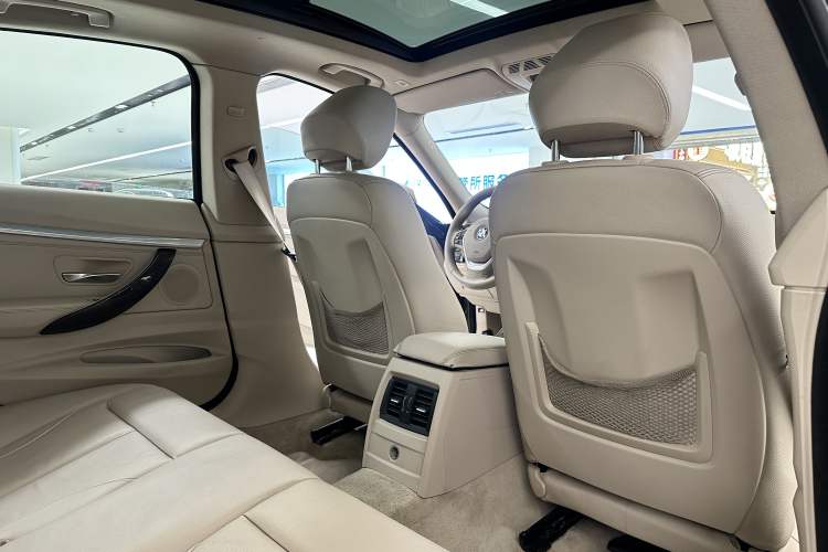 Used BMW 3 Series GT 2013 328i Sport Design Package Interior 4