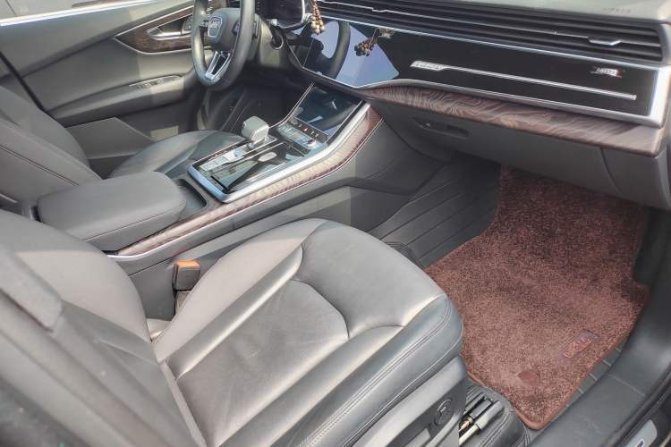 Used Audi Q7 2020 55 TFSI quattro S line sports model