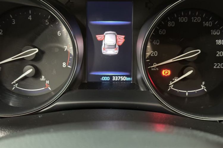 Used Toyota C-HR 2021 2.0L Comfort Edition Odometer Close Up
