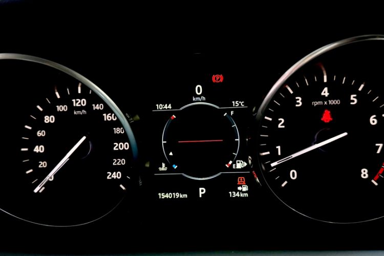 Used Land Rover Discovery 2017 3.0 SC V6 S Odometer Close Up