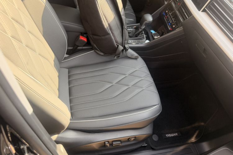 Used Volkswagen Tiguan L 2024 300TSI Automatic Two-Wheel Drive Smart Edition
