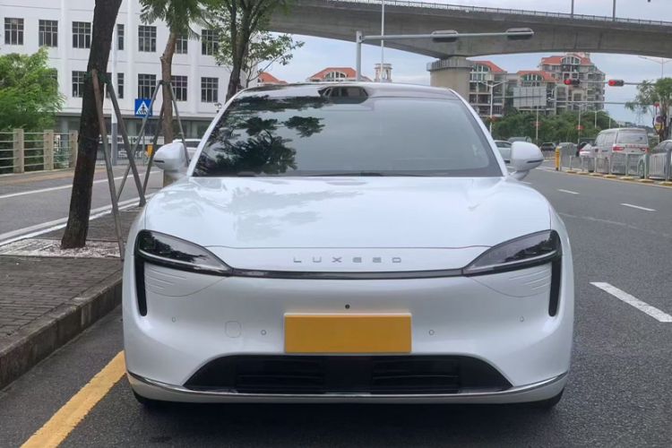 Used Hima Luxeed R7 2024 All-Electric 736 km Ultra