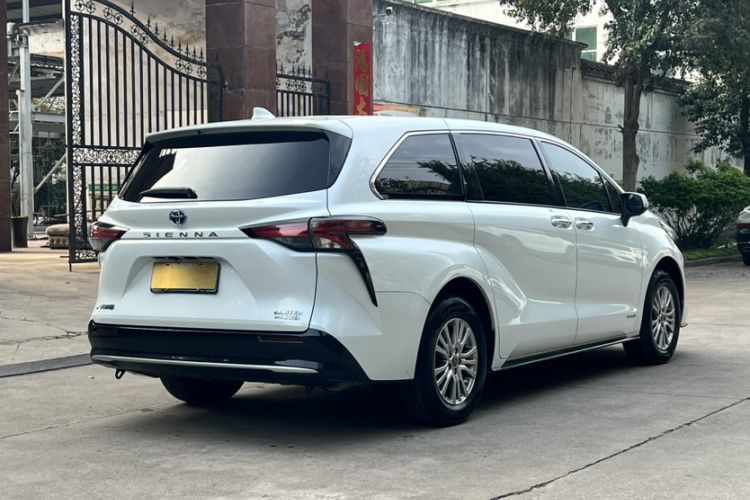 Used Toyota SIENNA 2021 2.5L Hybrid Premium Edition Exterior 1
