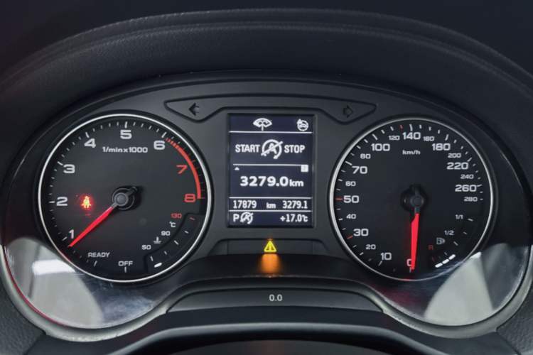 Used Audi Q2L 2024 35TFSI Fashionable and Dynamic Edition Odometer Close Up