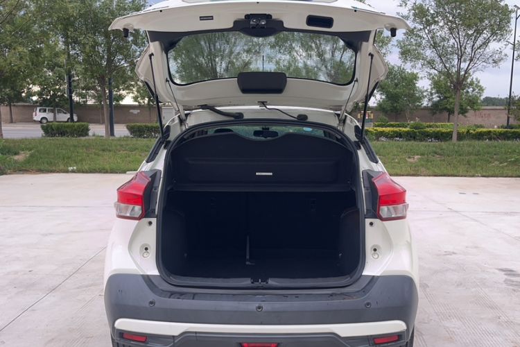 Used Nissan Kicks 2018 1.5L CVT Smart Connect Luxury Edition
