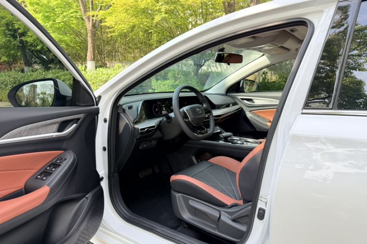 Used CHANGAN Eado 2024 PLUS Blue Whale NE 1.4T GDI DCT High-Energy Edition
